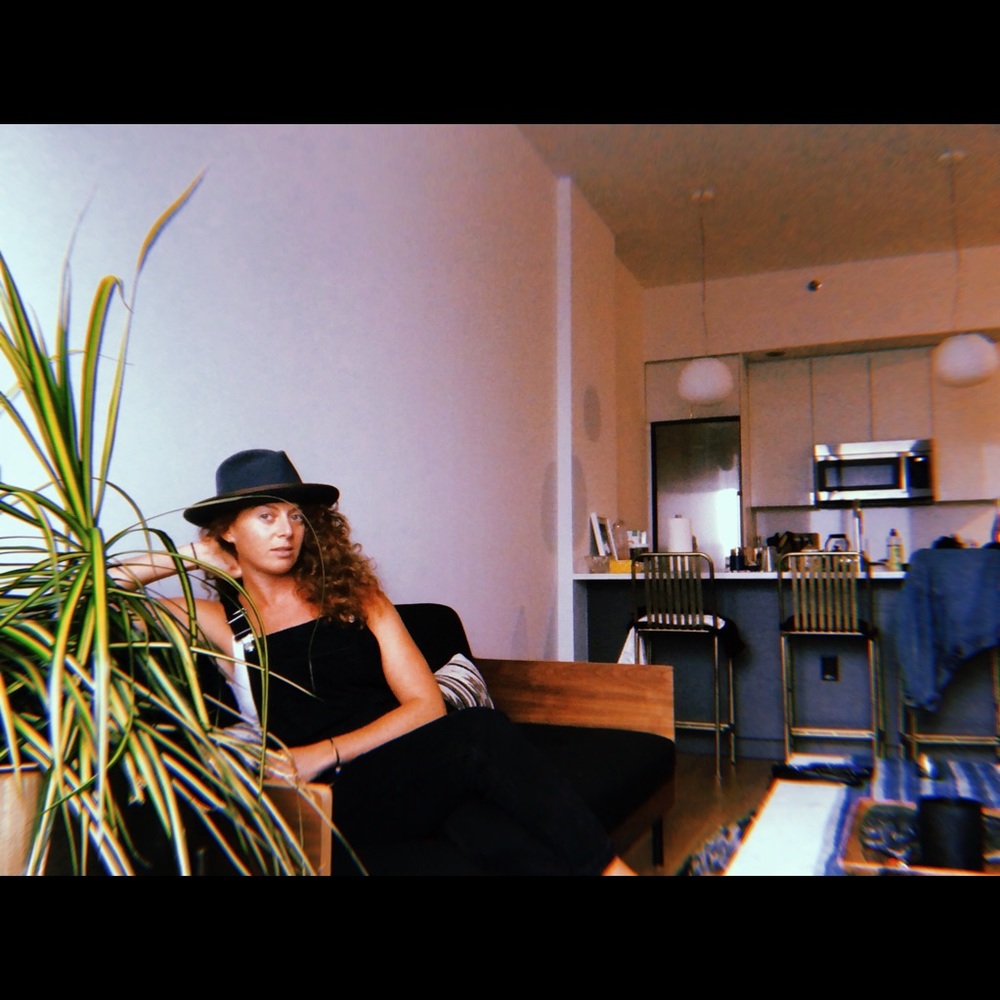Meet your Posher, Loni